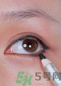 眼线怎么画好看图解？单眼皮怎么画眼线好看？