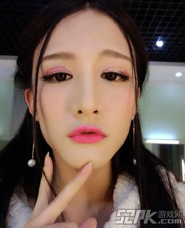 让我摸一摸你的美腿吧!神仙哥哥小灿绝美照片合辑