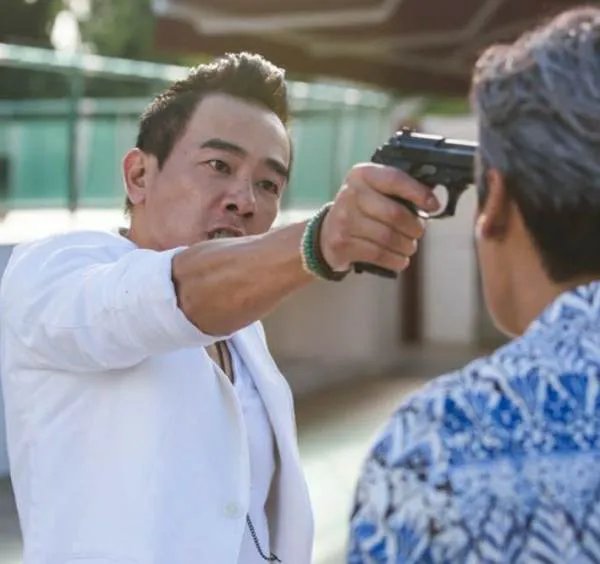 陈小春比应采儿大几岁?
