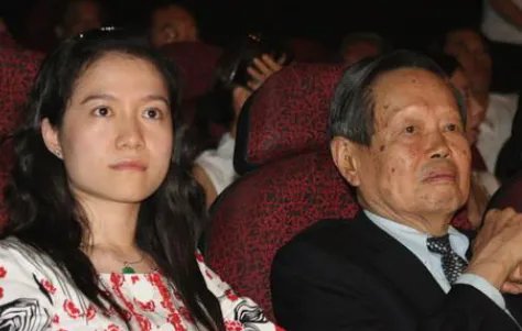 杨振宁允许妻子改嫁,遗产分配让人意外,翁帆为何伤心不已呢?