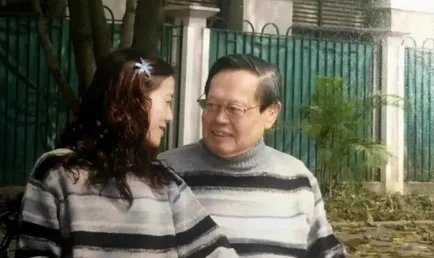 杨振宁允许妻子改嫁,遗产分配让人意外,翁帆为何伤心不已呢?