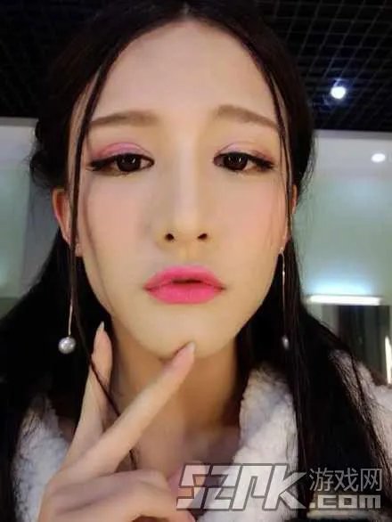 让我摸一摸你的美腿吧!神仙哥哥小灿绝美照片合辑