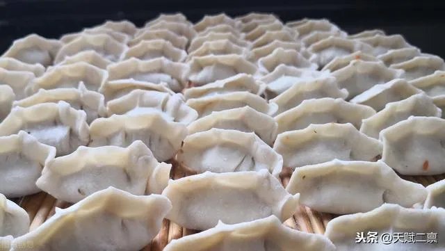 冬至是一个节日吗？为何总要吃饺子？
