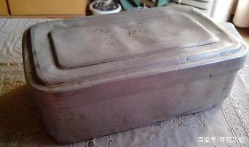 老人离世饭盒发现近18万现金,居然还有一些第四版纸币?