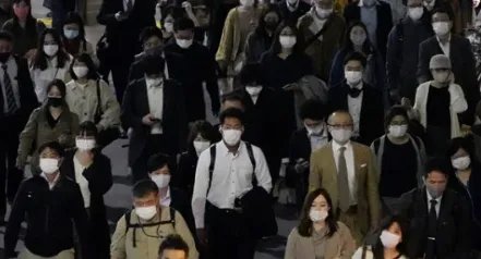 东京都政府将新冠疫情感染级别调至最严重级别，当地采取了哪些防控措施？