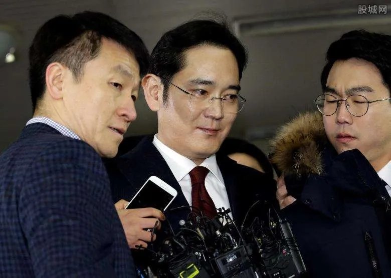 三星掌门人李在镕案开庭 他会因此入狱吗？