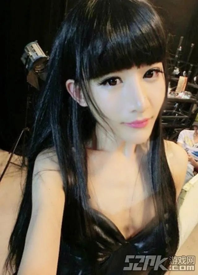 让我摸一摸你的美腿吧!神仙哥哥小灿绝美照片合辑