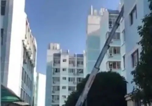 湖南大学为何会派升降梯为学生搬寝室?