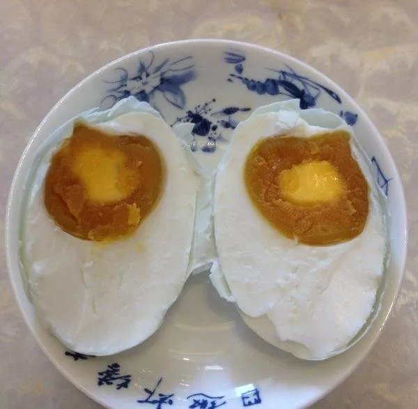 张家港一加工场疑用工业盐腌制咸鸭蛋，人吃了有何危害