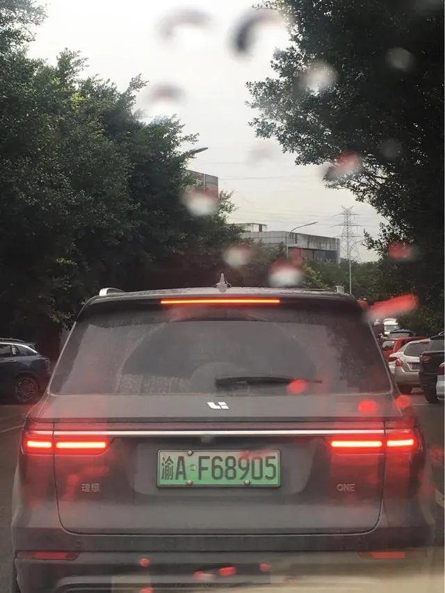 马上上映的《拆弹专家2》大家预测会有多少票房?