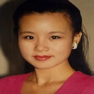 龚琳娜年轻照片曝光 民歌女神的歌唱之路