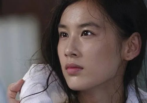 在《演员的诞生》中,为何黄圣依演技遭吐槽?