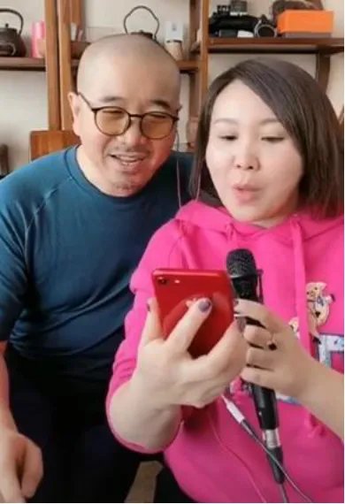51岁“刘能”二婚后儿女双全,前妻照片曝光:他为什么要离婚