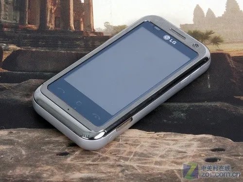 LG KM900