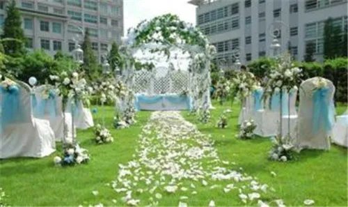 北京草坪婚礼场地盘点 举办草坪婚礼需要多少钱