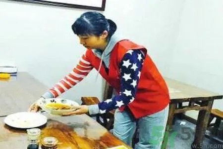患癌女子为什么拒收捐款？患癌女子拒收捐款是怎么回事？