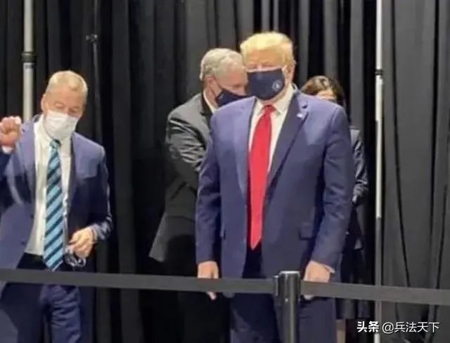 特朗普终于戴口罩了,大家怎么看?