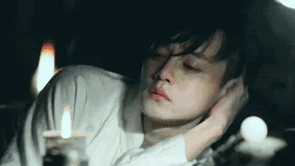 如何评价尹正谜一般的微博?