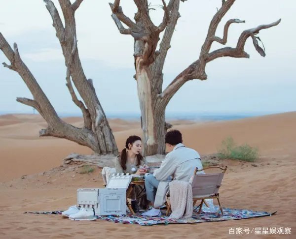 张雨绮与男友沙漠旅行,夕阳下上演逆光吻浪漫又唯美,你看好这对姐弟恋吗?