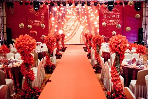 红色婚礼现场如何布置 红色婚礼怎样搭配颜色