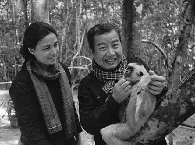 莫尼克王后简历
