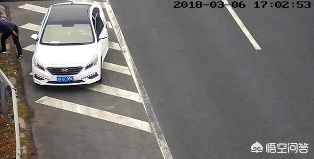 山东一司机在高速上仅1分钟驾照被扣30分,你怎么看?