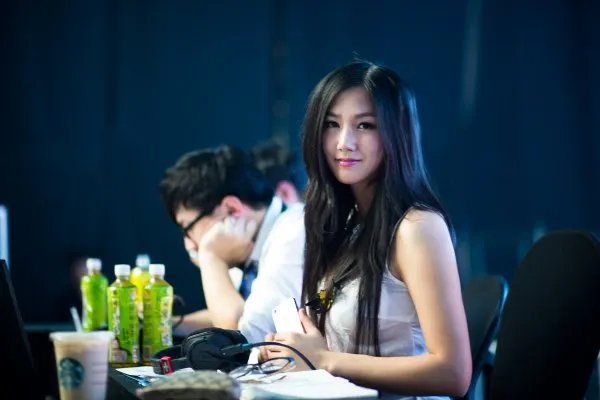 LOL小苍MM最新照片 妩媚动人摄人心魄