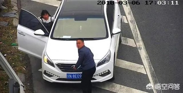 山东一司机在高速上仅1分钟驾照被扣30分,你怎么看?