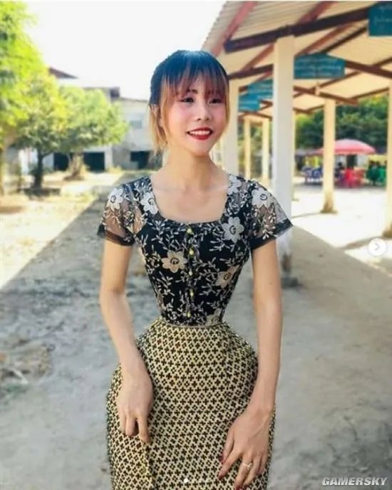 缅甸女孩成为全球腰最细的人 被网友质疑是P图