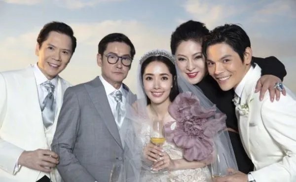 向佐晒雪中合照表白郭碧婷,他们夫妇的感情有多好?