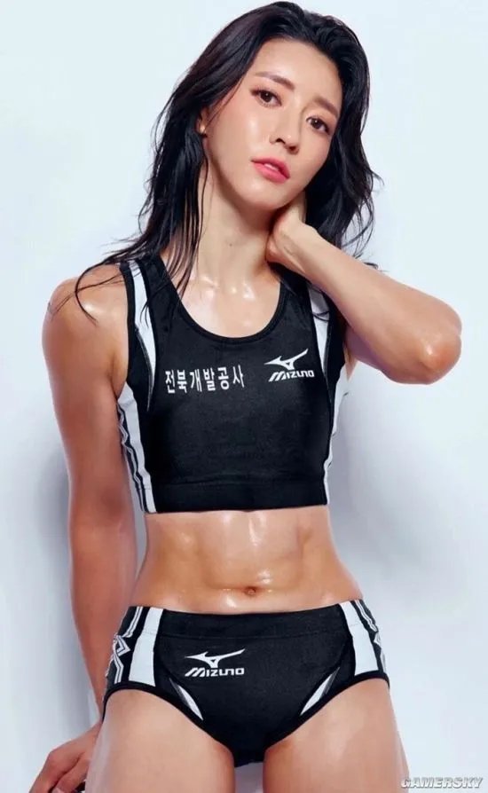 抹油肌肉着实亮眼 韩国田径女神天使脸蛋走红