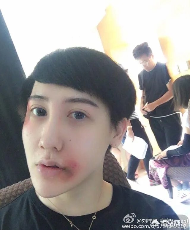 如何评价刘梓晨是有钱没头脑的网红?