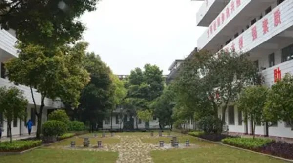 广州中专排名