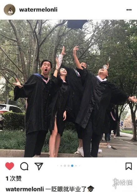 豆得儿晒亲密毕业照惹怒王思聪?老王被拍牵手新女孩