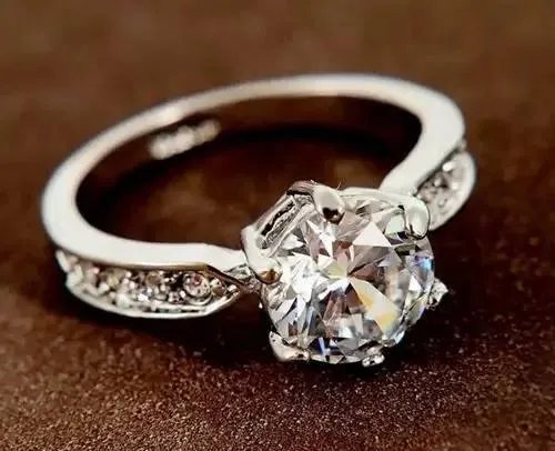 9克拉钻戒多少钱 结婚钻戒多少钱合适