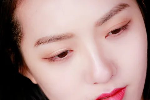 脸怎么变白