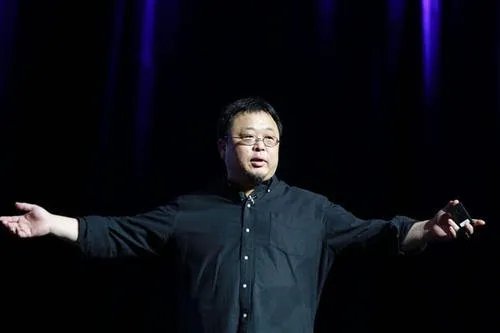 准备做脱口秀的罗永浩,早已经是这个行业无冕之王?
