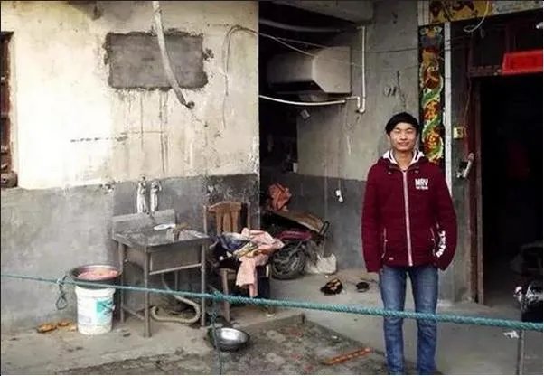 如何看待安徽阜阳市一16岁学生在高烧中救溺水儿童的行为?