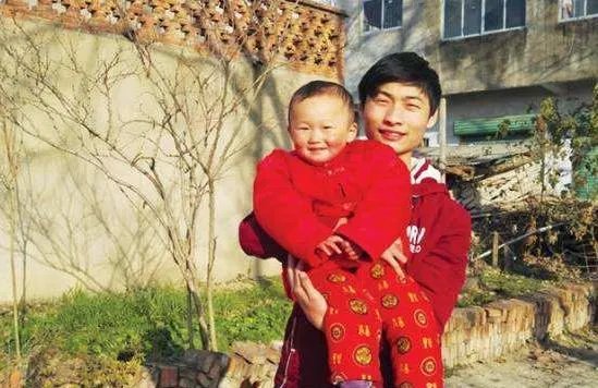 如何看待安徽阜阳市一16岁学生在高烧中救溺水儿童的行为?