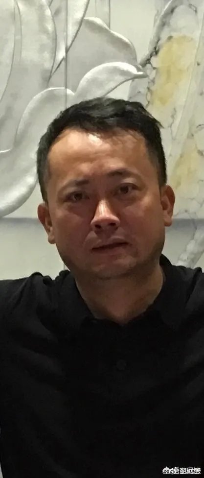 周立波首曝“某某”照片,他可能是谁?这涉及侵犯他人隐私吗?