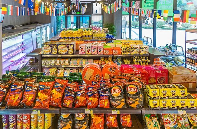 零食店是加盟好还是自己开好 加盟零食店需要注意什么