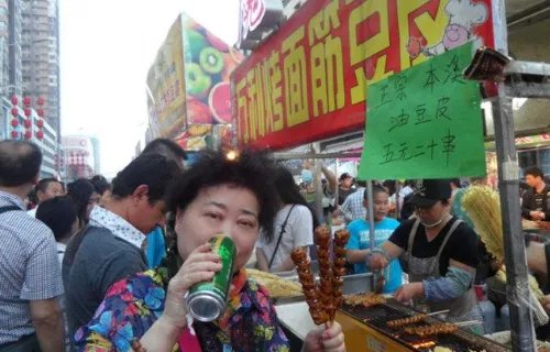杭州小吃一条街在什么地方?