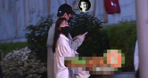 王思聪和新欢逛街,此女子是何许人也?