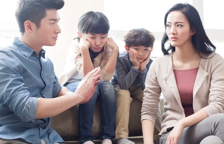 男子以妻子出轨生女诉离婚遭驳,事情的前后因果是什么?