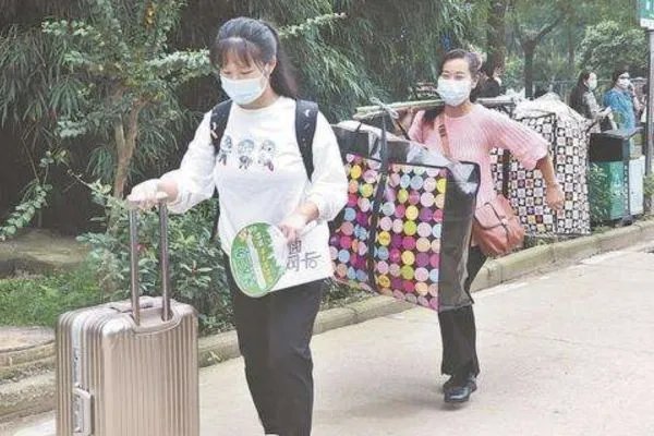 武汉龙凤胎考上同所大学同一专业，对此你怎么看？