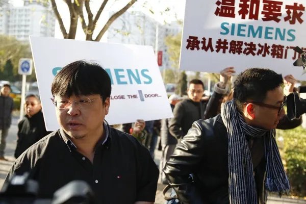 准备做脱口秀的罗永浩,早已经是这个行业无冕之王?