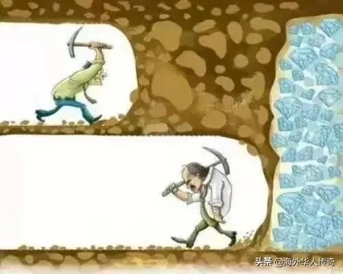 两名女记者在白宫新闻发布会,为什么会气走特朗普,就是因为蒋为佳是华裔?