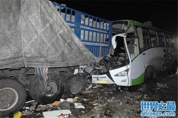 中国最惨的十大车祸:每起均造成严重的伤亡