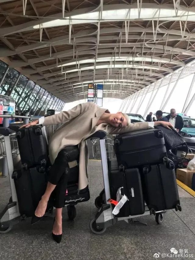如何看待小kk拥抱奚梦瑶？