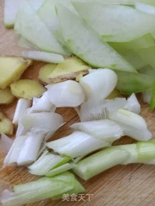 鲫鱼冬瓜汤